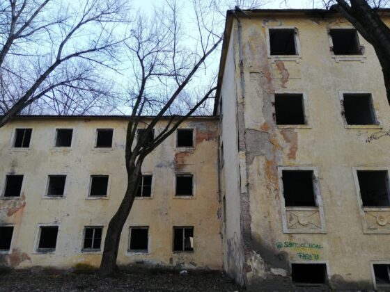 A kecskem&eacute;ti homokb&aacute;nyai laktanya