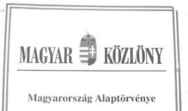 Fényképezés a szavazófülkében