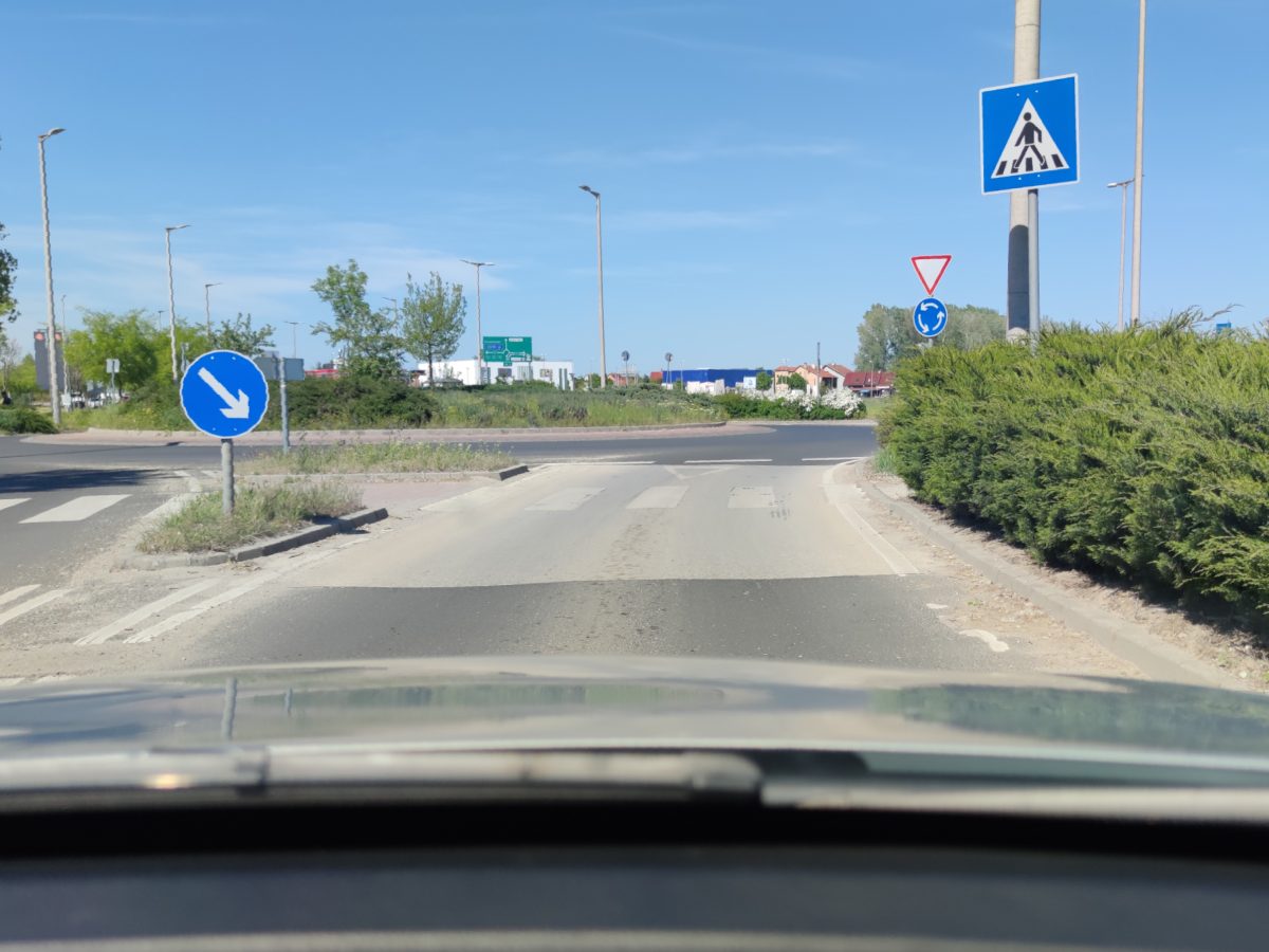 Kilátás az Auchan körforgalomból