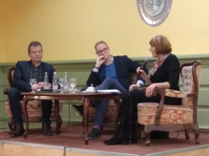 Király József, Lakner Zoltán és Lendvai Ildikó a Kell még valamit mondanom c. könyv bemutatóján
