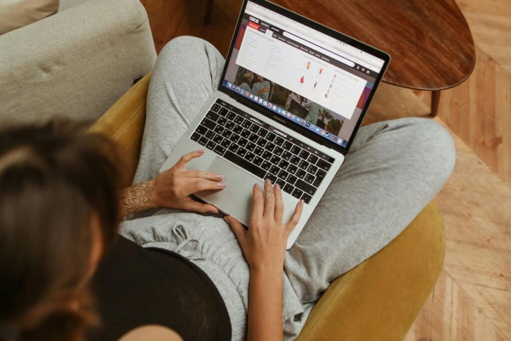 online csalás