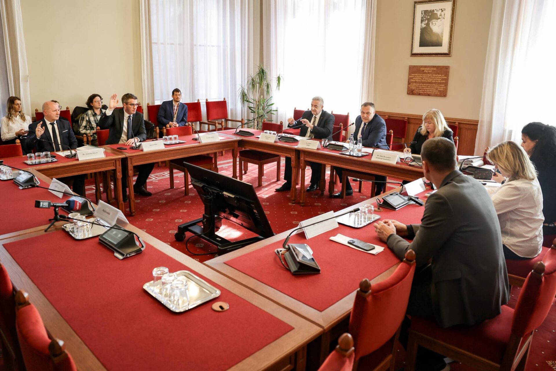 Nemzetbiztonsági bizottság ülése